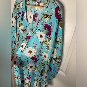 Victoria's Secret Daisies and
Wildflower Short Sleeve Kimono